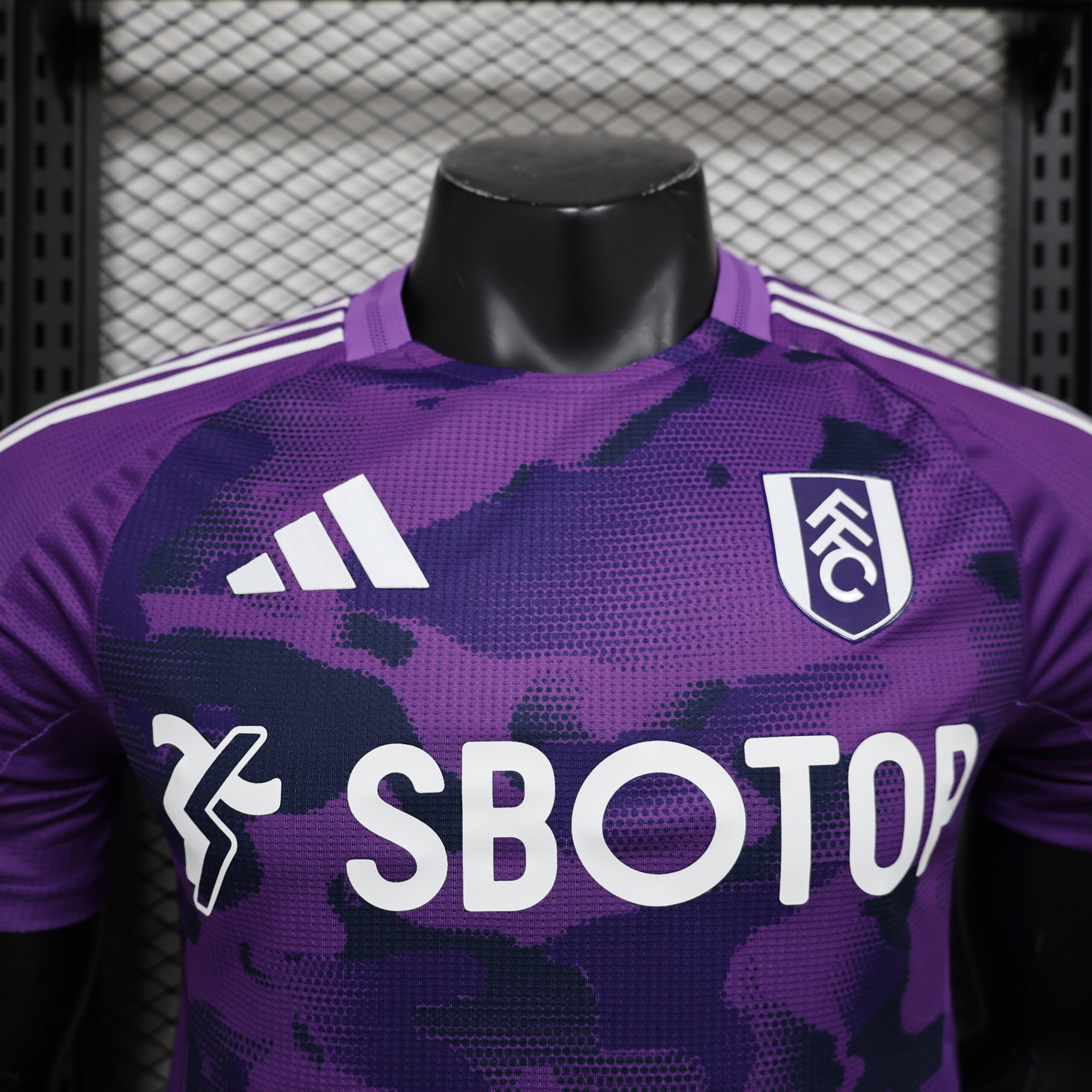 Fulham Special purple jersey 25/26 – Image 2