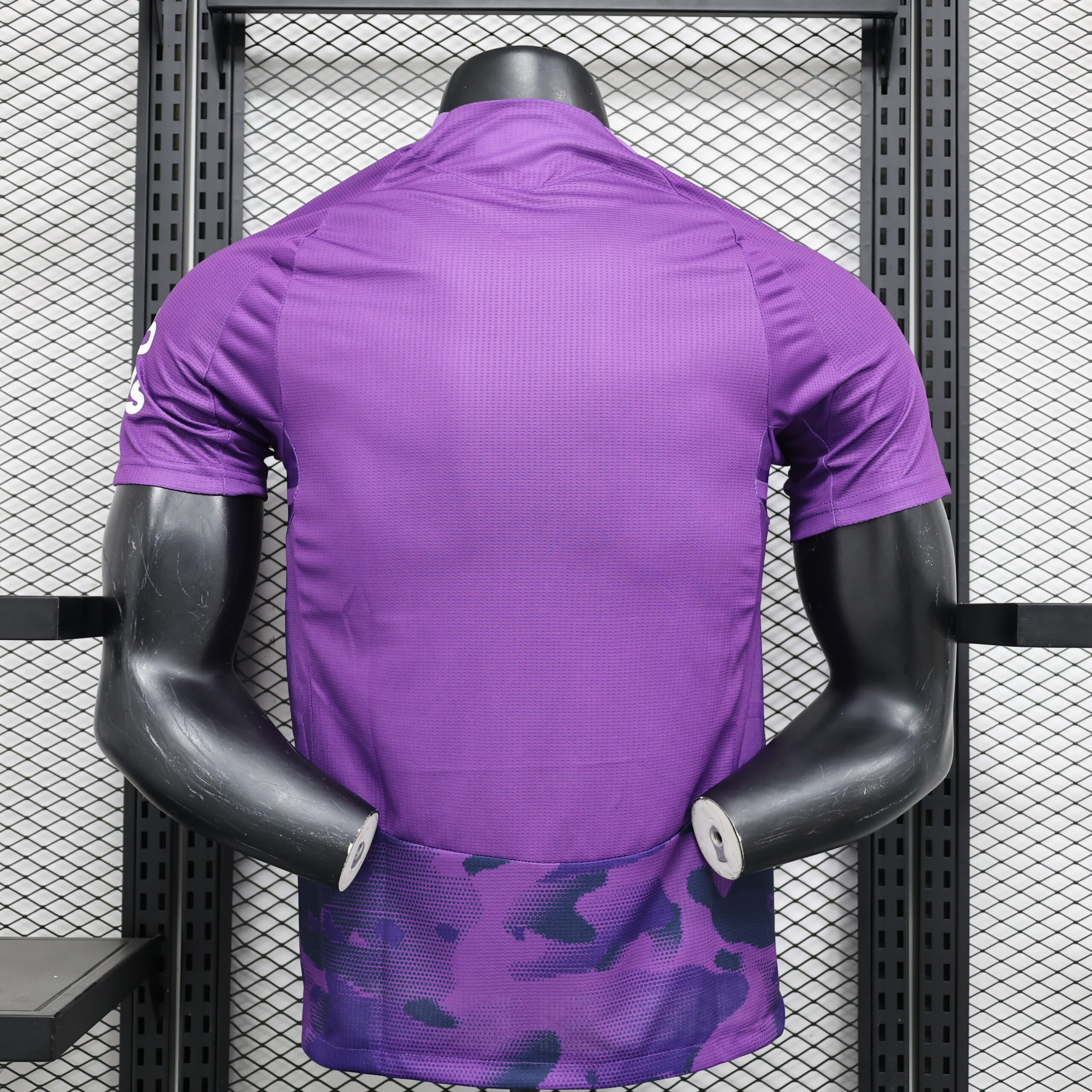 Fulham Special purple jersey 25/26 – Image 4